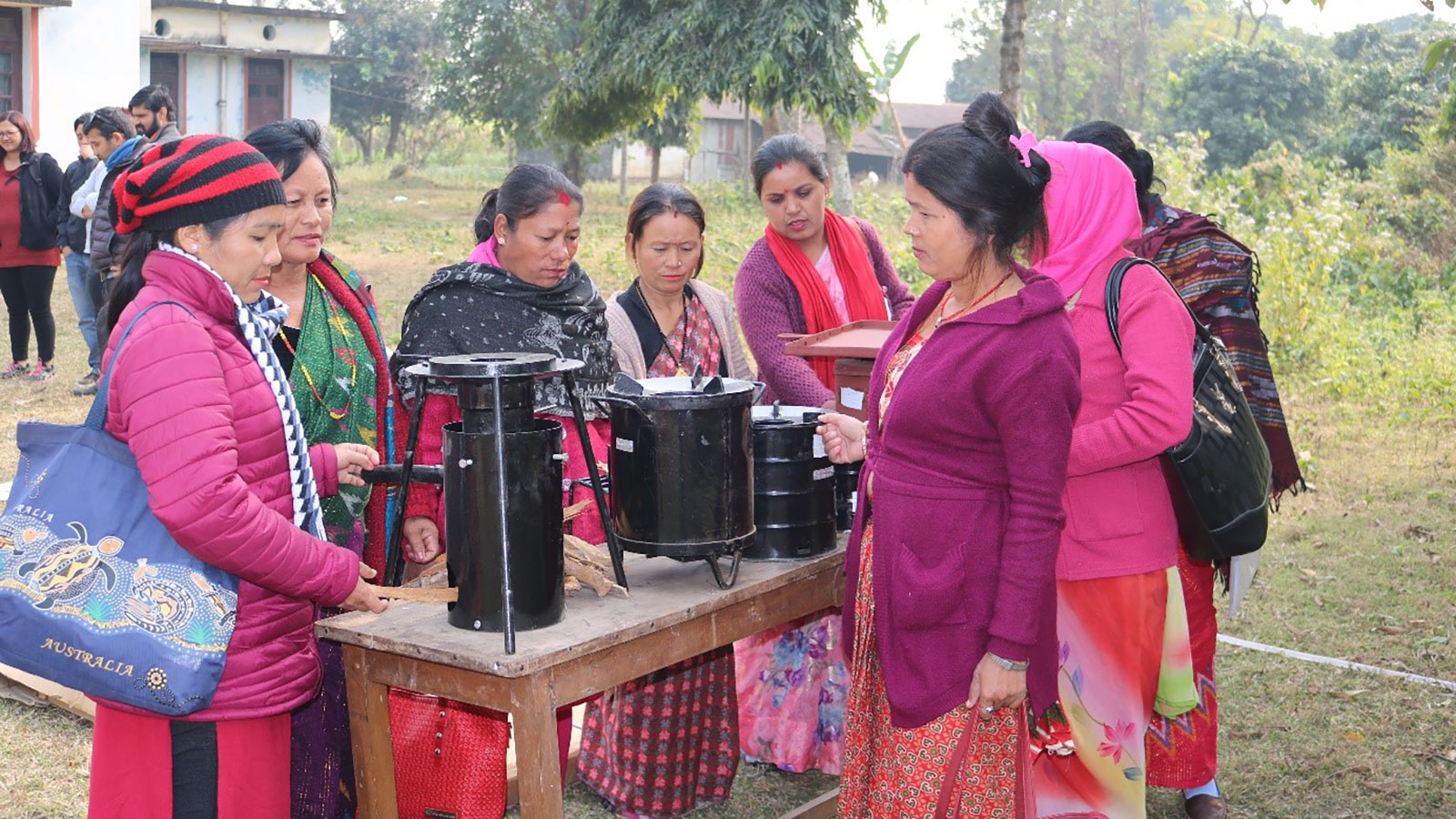 Capacitating Provincial and Local Governments: Demonstration of different types of improved cookstoves to local government representatives. Copyright: GIZ/REEEP