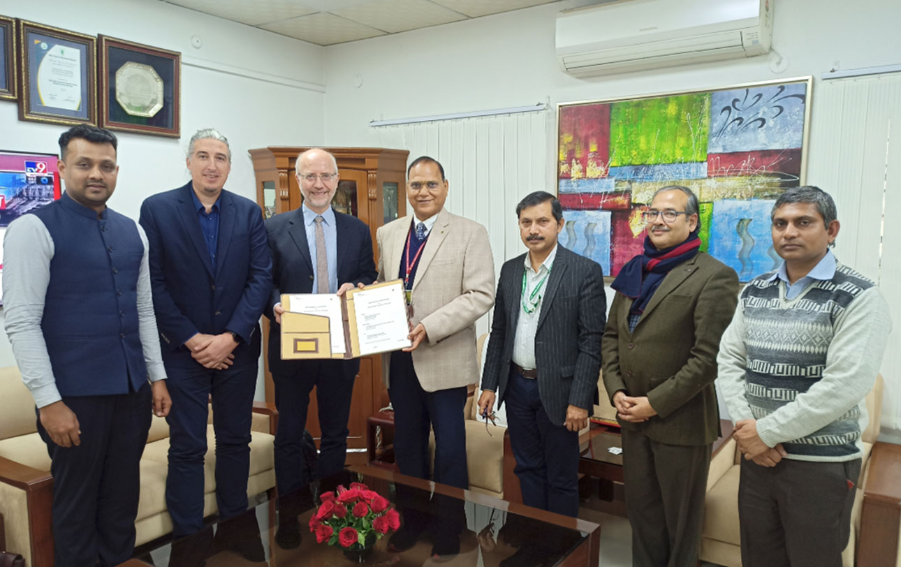 Signing of the MoU on Agri-PV Technology with the Indian Agricultural Research Institute (IARI).