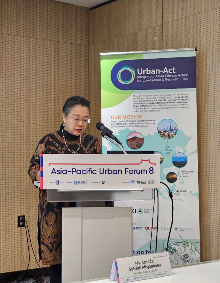 Ms. Armida Alisjahbana, the Executive Secretary of UNESCAP, addressed the opening remarks